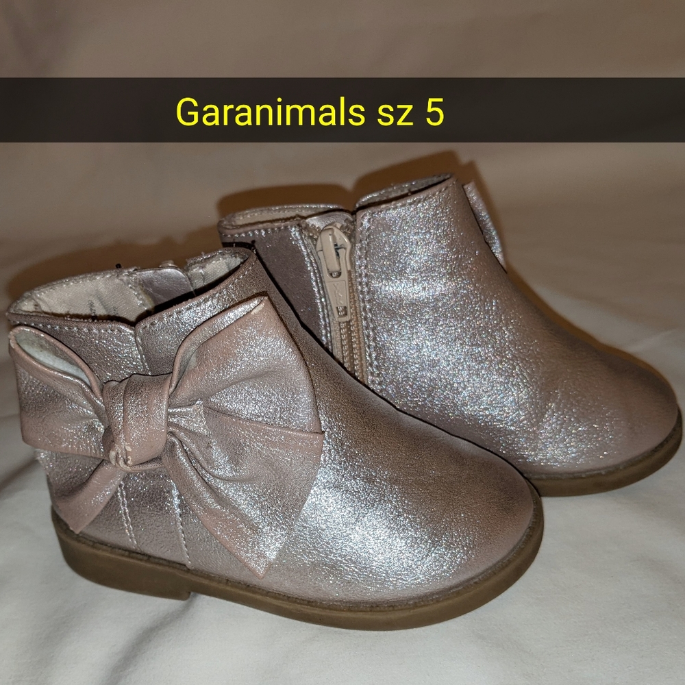 Garanimals ankle boots sz 5